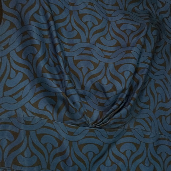 Banana republic size 4p silk modern swirl dress - Picture 2 of 7